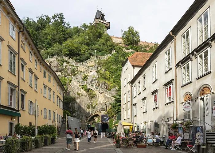 Emerald Design - Historic Center With Free Parking & Panoramic View By Hero Homes * Graz